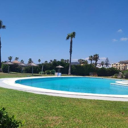 Apartamento En Urbanizacion De Primera Linea De Playa, Atlanterra ساهارا ذي لوس أتونِس المظهر الخارجي الصورة